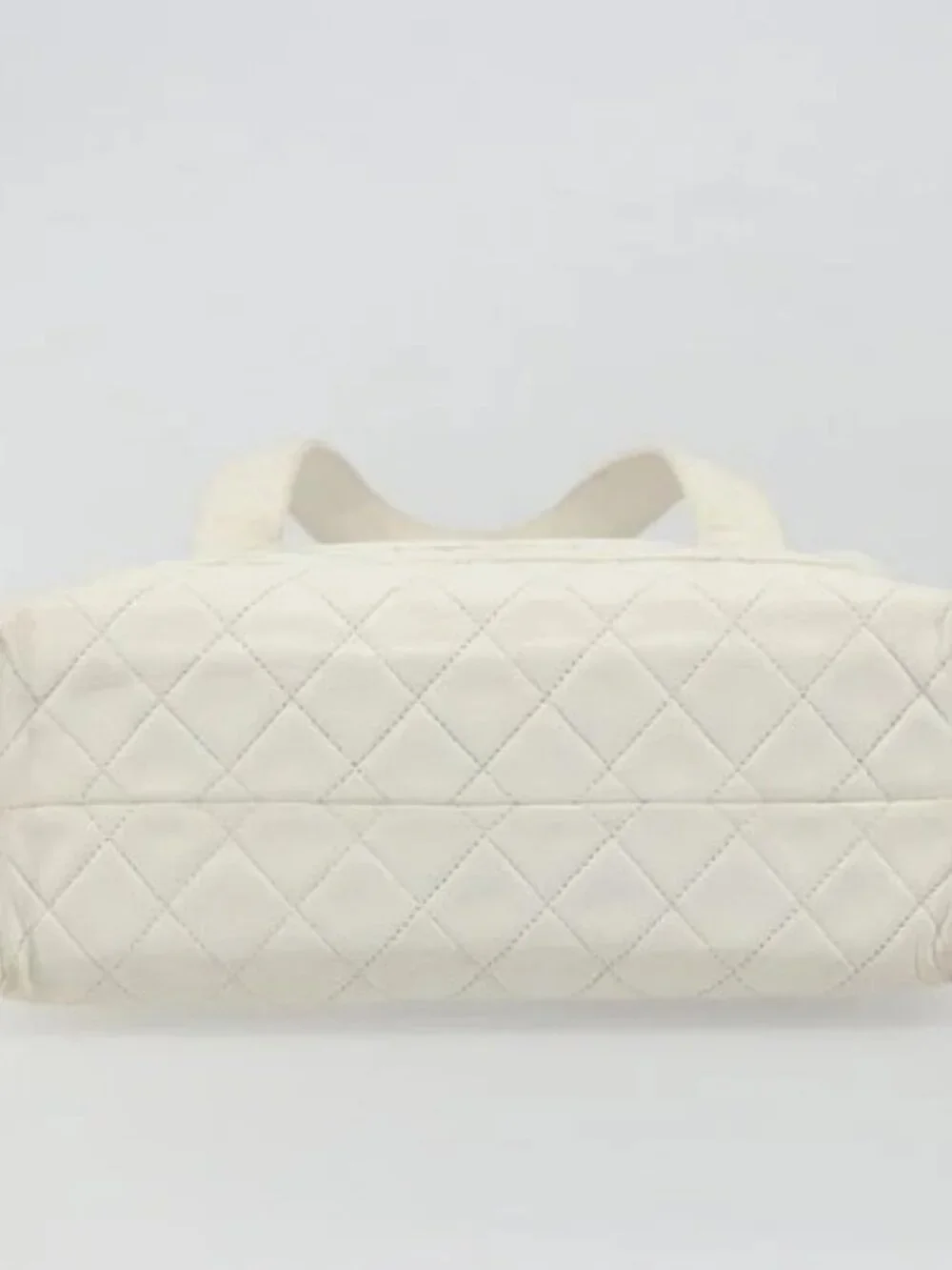 CHANEL Matelasse Hand Bag Canvas White Gold CC Auth 185821A
